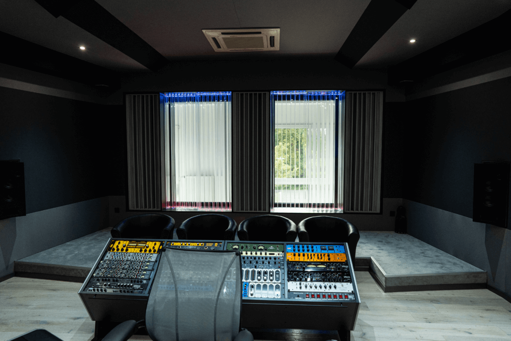 Brainworx Studio Rückansicht mit Cinemaseats